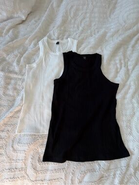 Everyday Ribbed Tank Top — Black & White